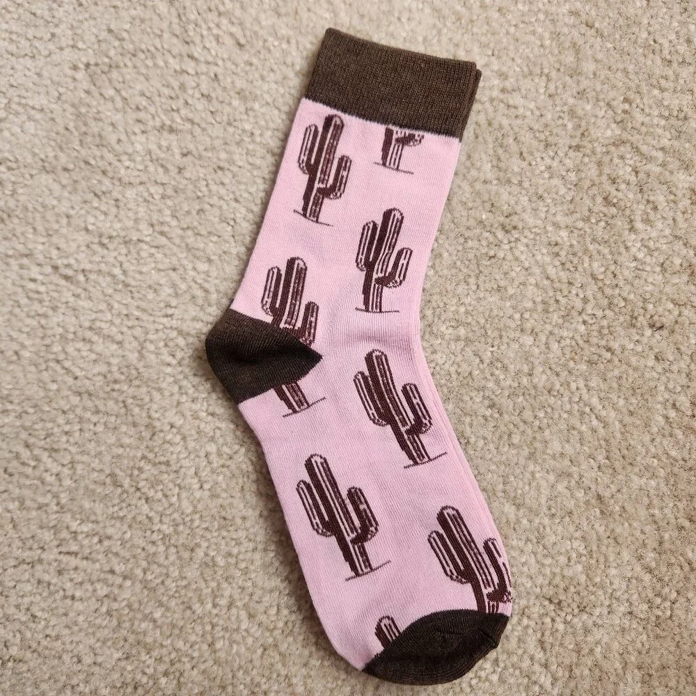 NEW Cactus Saguaro Women's Socks Desert Southwest - Picture 2 of 2